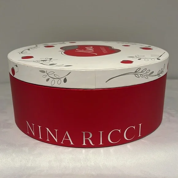 Nina Ricci Paper Parfum Round Box - Picture 8 of 13